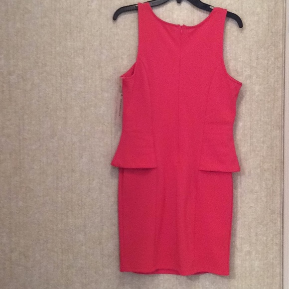 Beautiful peplum dress - Picture 4 of 4